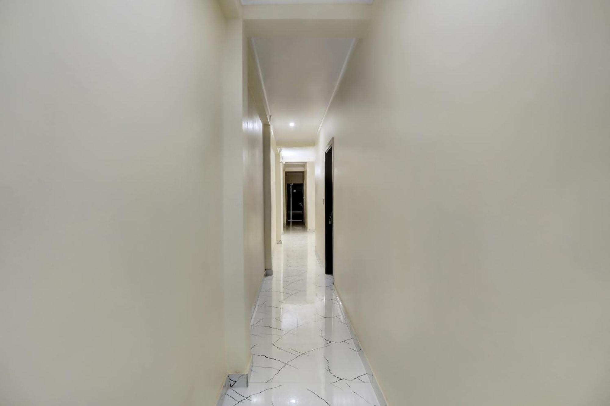 Hotel O Diamond Inn New Delhi Eksteriør billede